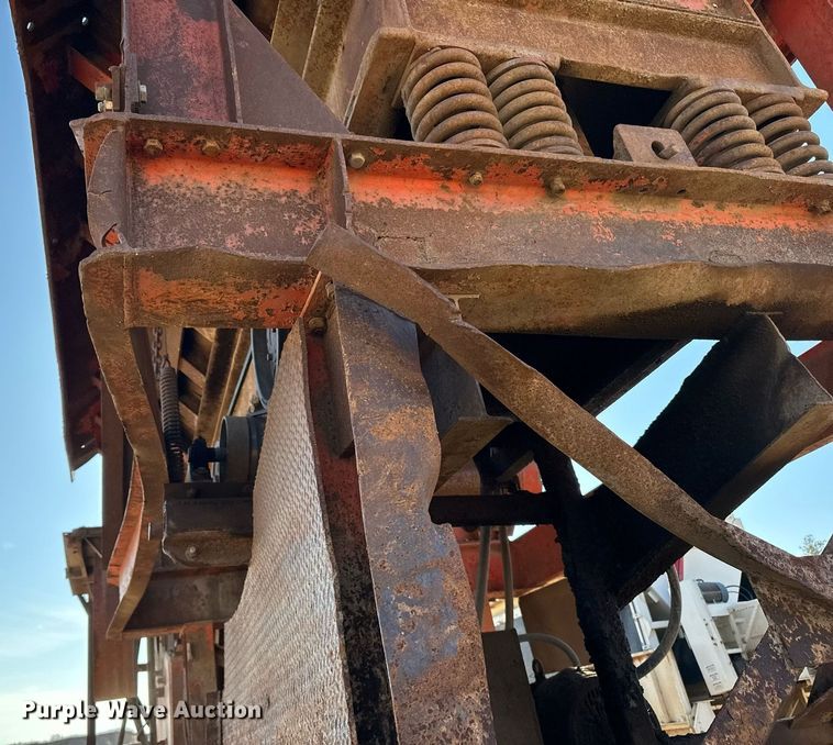 image for item DQ7460 1975 Universal   3042 jaw crusher