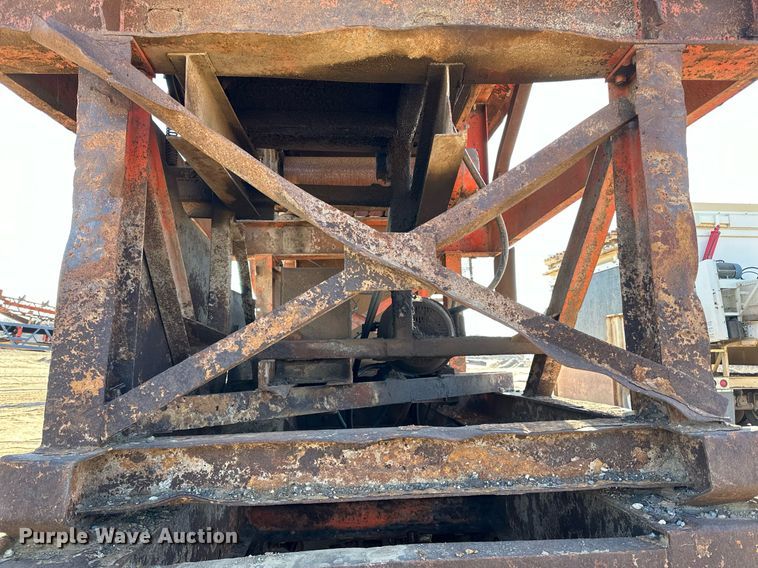 image for item DQ7460 1975 Universal   3042 jaw crusher