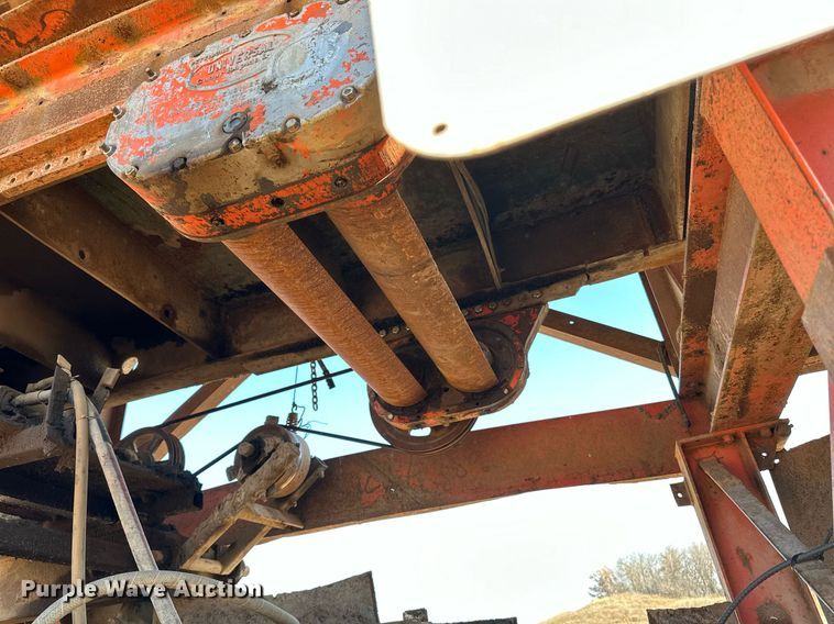 image for item DQ7460 1975 Universal   3042 jaw crusher