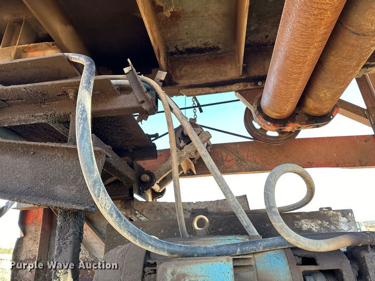 image for item DQ7460 1975 Universal   3042 jaw crusher