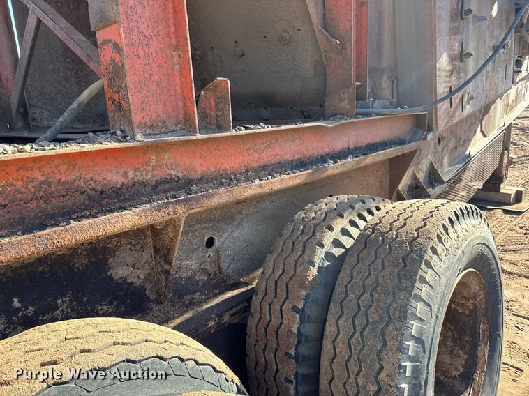 image for item DQ7460 1975 Universal   3042 jaw crusher