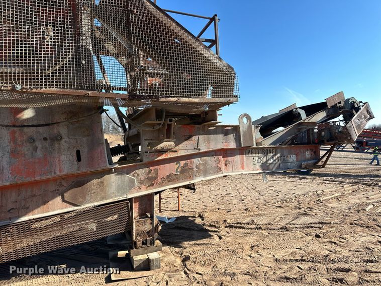 image for item DQ7460 1975 Universal   3042 jaw crusher