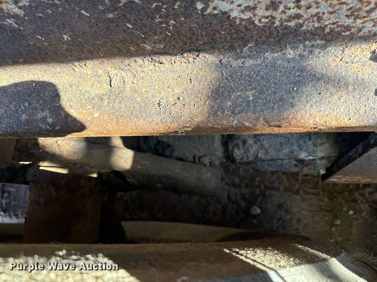 image for item DQ7460 1975 Universal   3042 jaw crusher