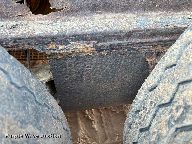 image for item DQ7460 1975 Universal   3042 jaw crusher