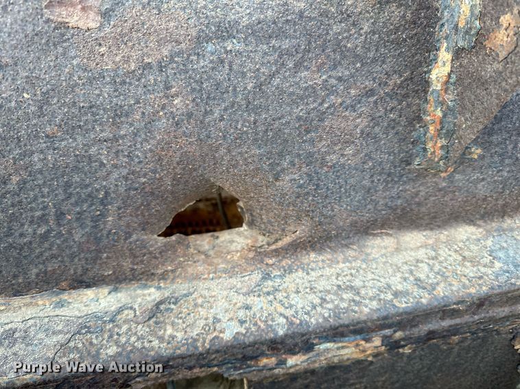 image for item DQ7460 1975 Universal   3042 jaw crusher