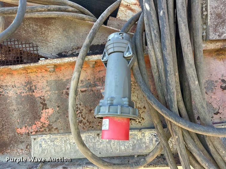 image for item DQ7460 1975 Universal   3042 jaw crusher