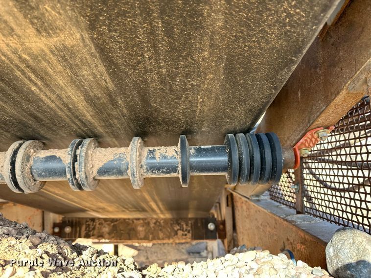 image for item DQ7460 1975 Universal   3042 jaw crusher