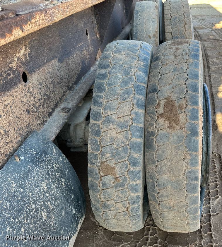 image for item DQ7460 1975 Universal   3042 jaw crusher