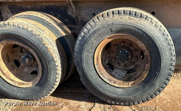 image for item DQ7460 1975 Universal   3042 jaw crusher