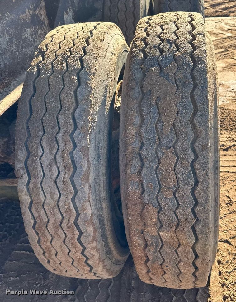 image for item DQ7460 1975 Universal   3042 jaw crusher