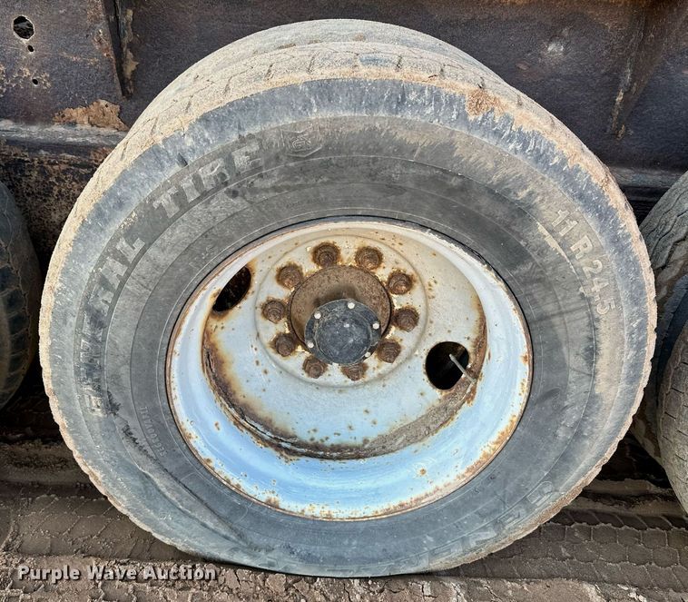 image for item DQ7460 1975 Universal   3042 jaw crusher