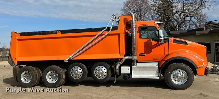 image for item DR4252 2018 Kenworth T880 dump truck