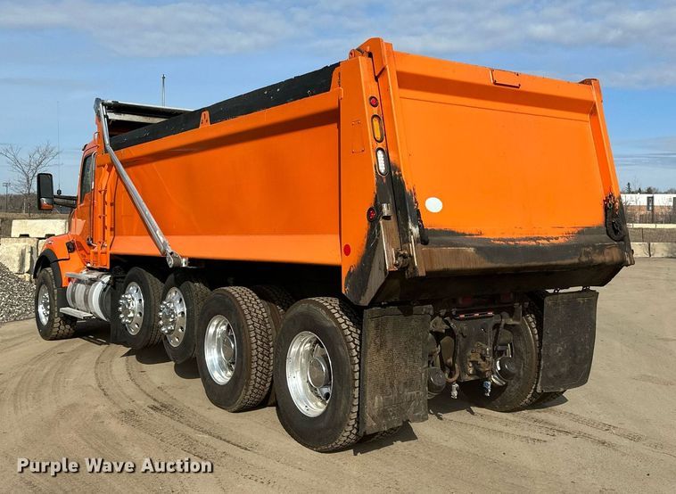 image for item DR4252 2018 Kenworth T880 dump truck