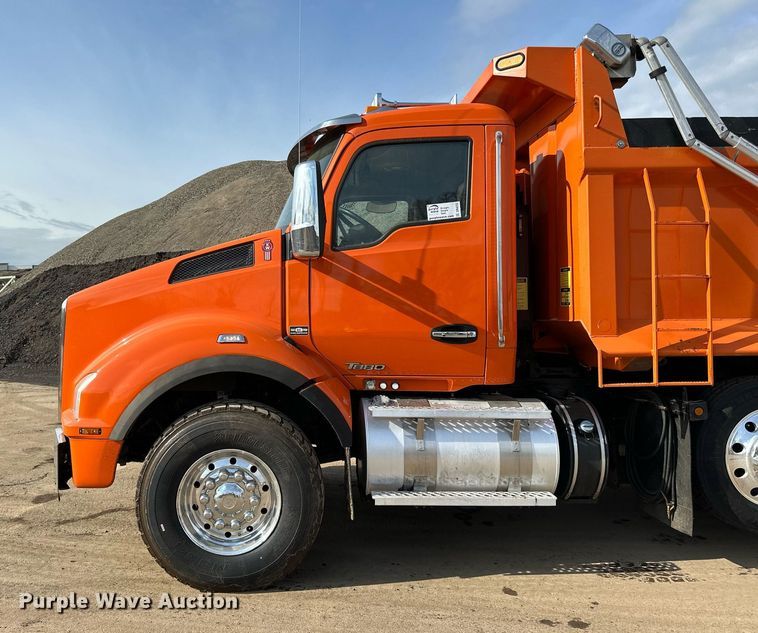 image for item DR4252 2018 Kenworth T880 dump truck