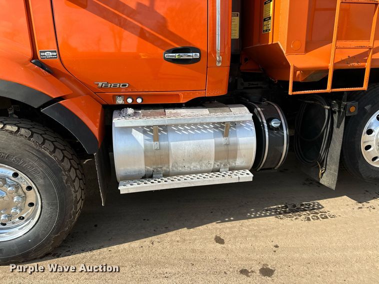 image for item DR4252 2018 Kenworth T880 dump truck