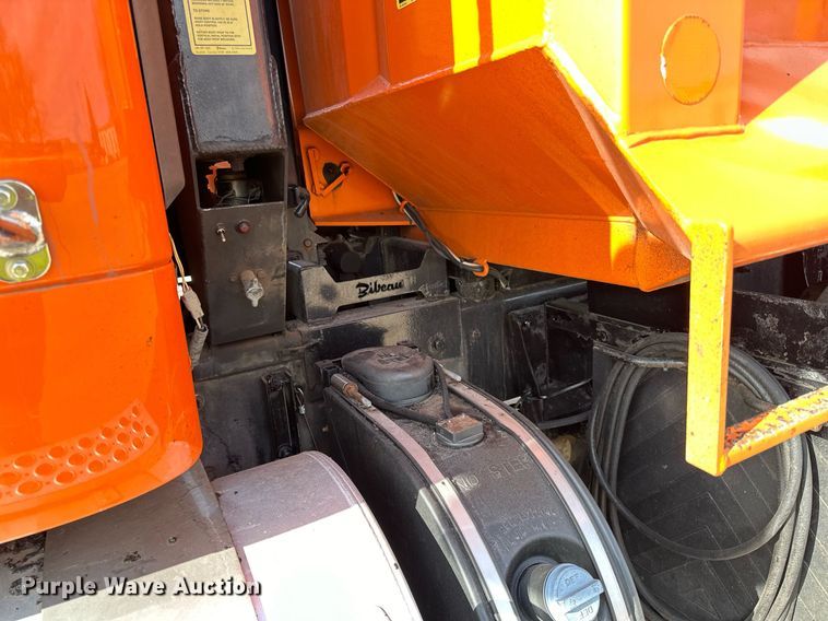 image for item DR4252 2018 Kenworth T880 dump truck