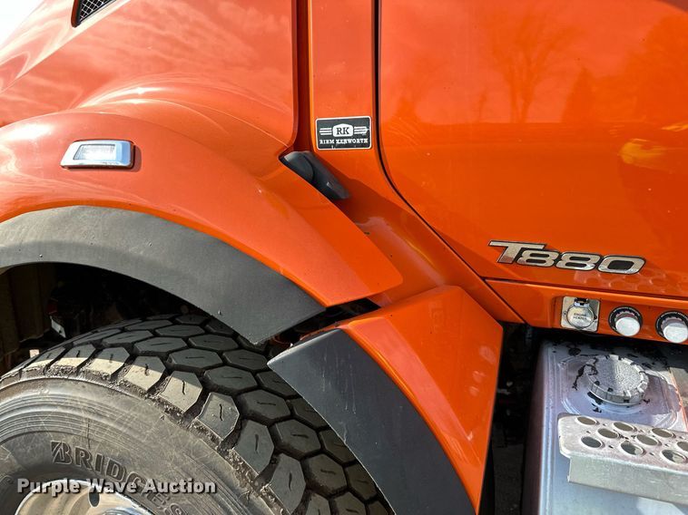 image for item DR4252 2018 Kenworth T880 dump truck