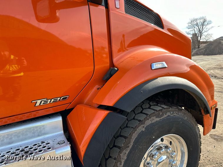 image for item DR4252 2018 Kenworth T880 dump truck