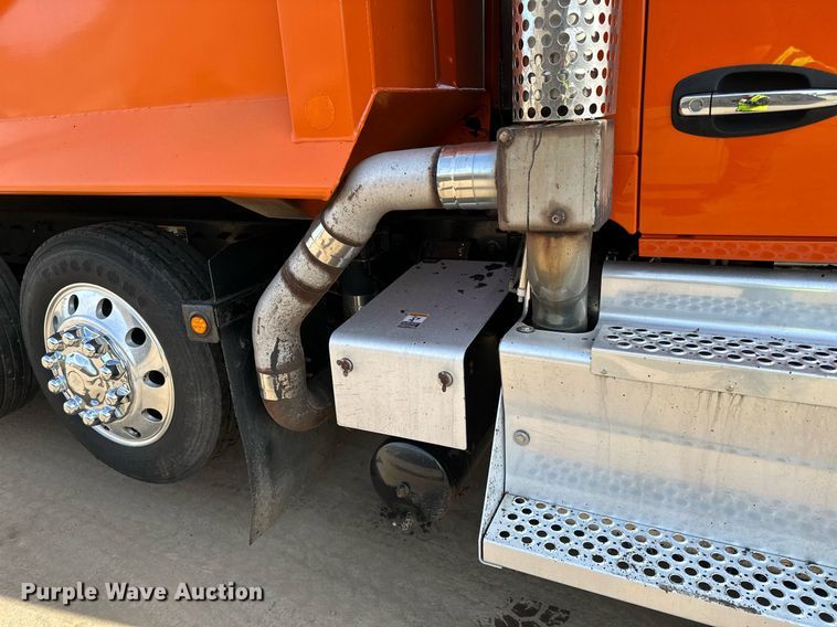 image for item DR4252 2018 Kenworth T880 dump truck