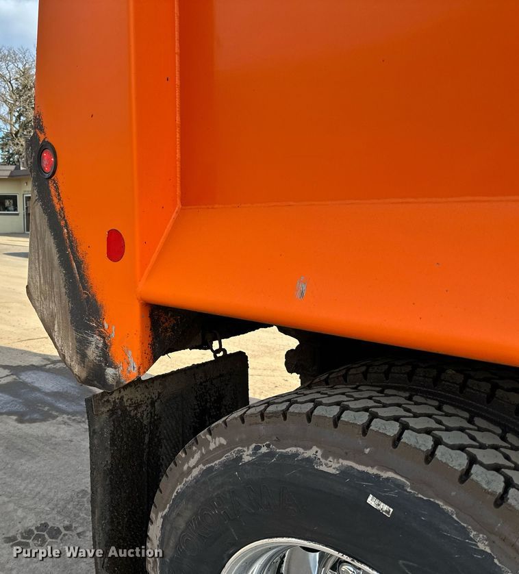 image for item DR4252 2018 Kenworth T880 dump truck