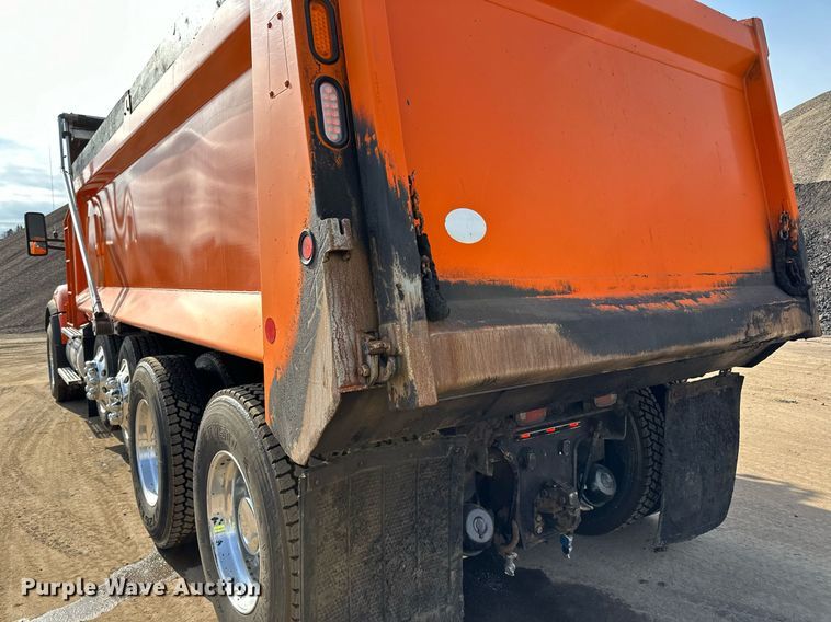 image for item DR4252 2018 Kenworth T880 dump truck