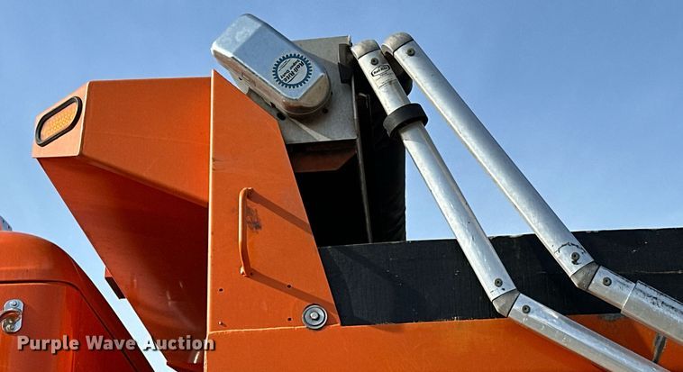 image for item DR4252 2018 Kenworth T880 dump truck