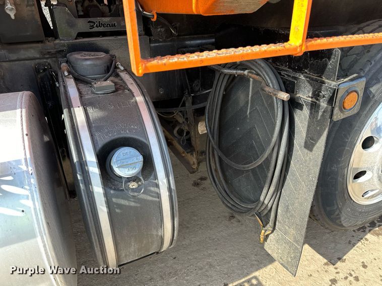 image for item DR4252 2018 Kenworth T880 dump truck