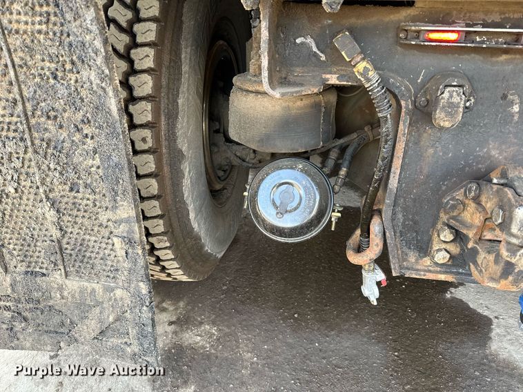 image for item DR4252 2018 Kenworth T880 dump truck