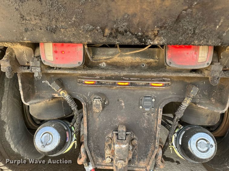 image for item DR4252 2018 Kenworth T880 dump truck