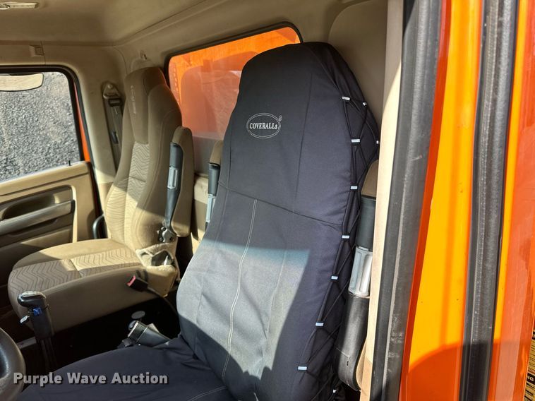 image for item DR4252 2018 Kenworth T880 dump truck