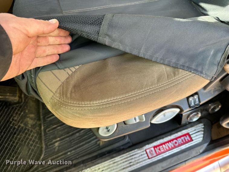 image for item DR4252 2018 Kenworth T880 dump truck