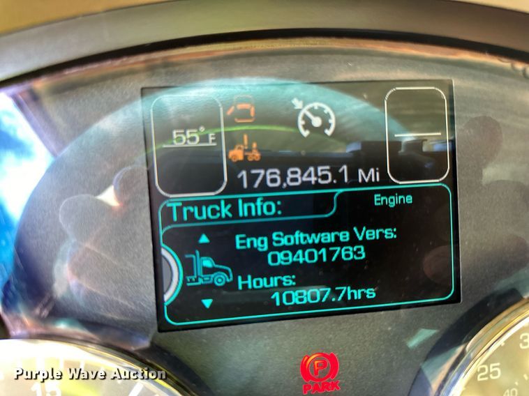 image for item DR4252 2018 Kenworth T880 dump truck