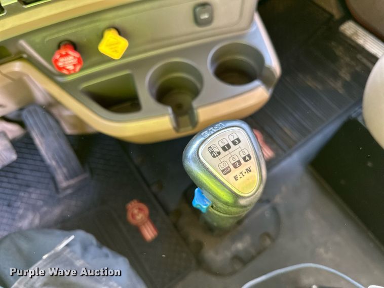 image for item DR4252 2018 Kenworth T880 dump truck