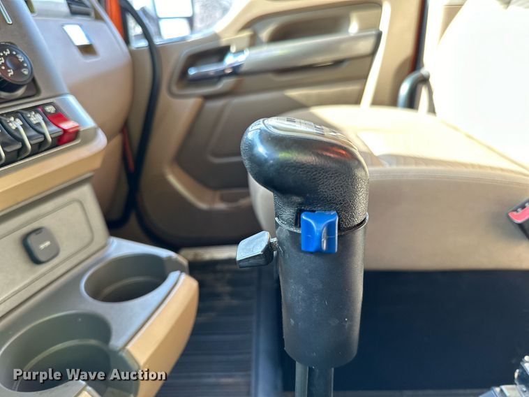 image for item DR4252 2018 Kenworth T880 dump truck