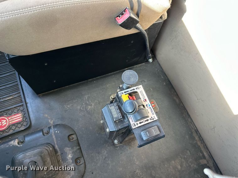 image for item DR4252 2018 Kenworth T880 dump truck