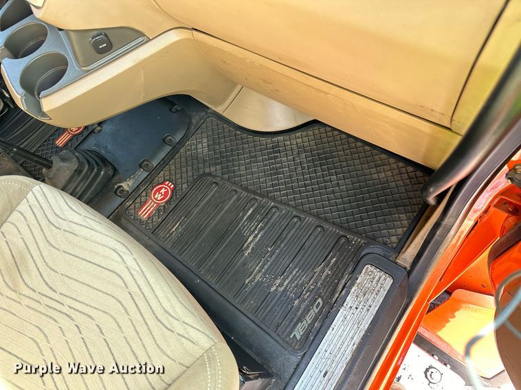 image for item DR4252 2018 Kenworth T880 dump truck