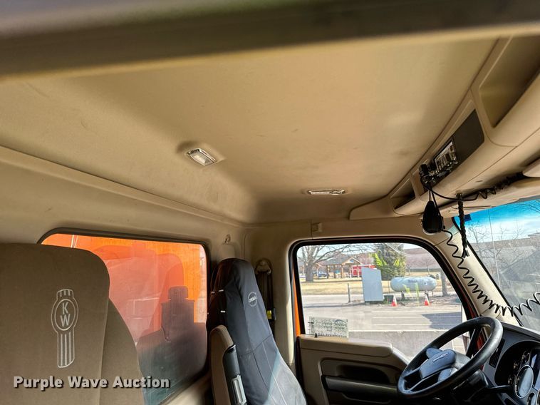 image for item DR4252 2018 Kenworth T880 dump truck