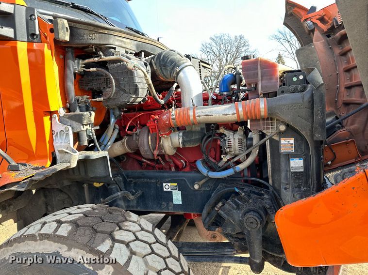 image for item DR4252 2018 Kenworth T880 dump truck