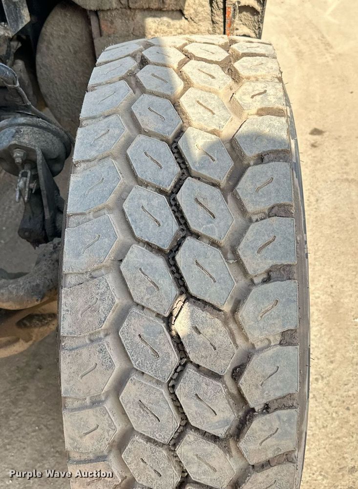 image for item DR4252 2018 Kenworth T880 dump truck