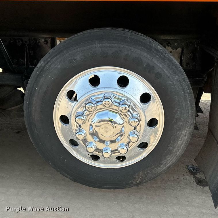 image for item DR4252 2018 Kenworth T880 dump truck