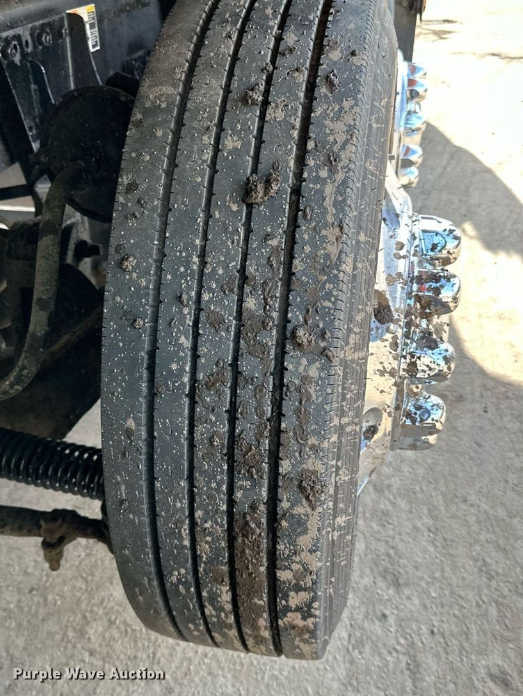 image for item DR4252 2018 Kenworth T880 dump truck