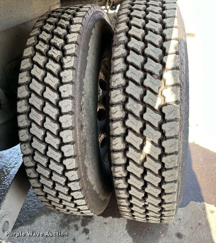 image for item DR4252 2018 Kenworth T880 dump truck