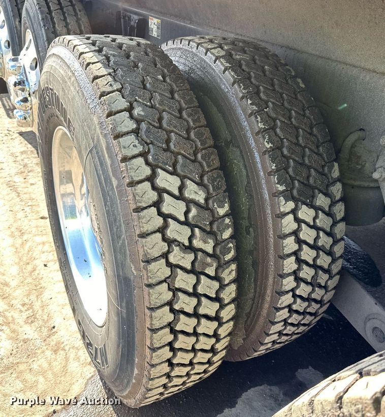 image for item DR4252 2018 Kenworth T880 dump truck