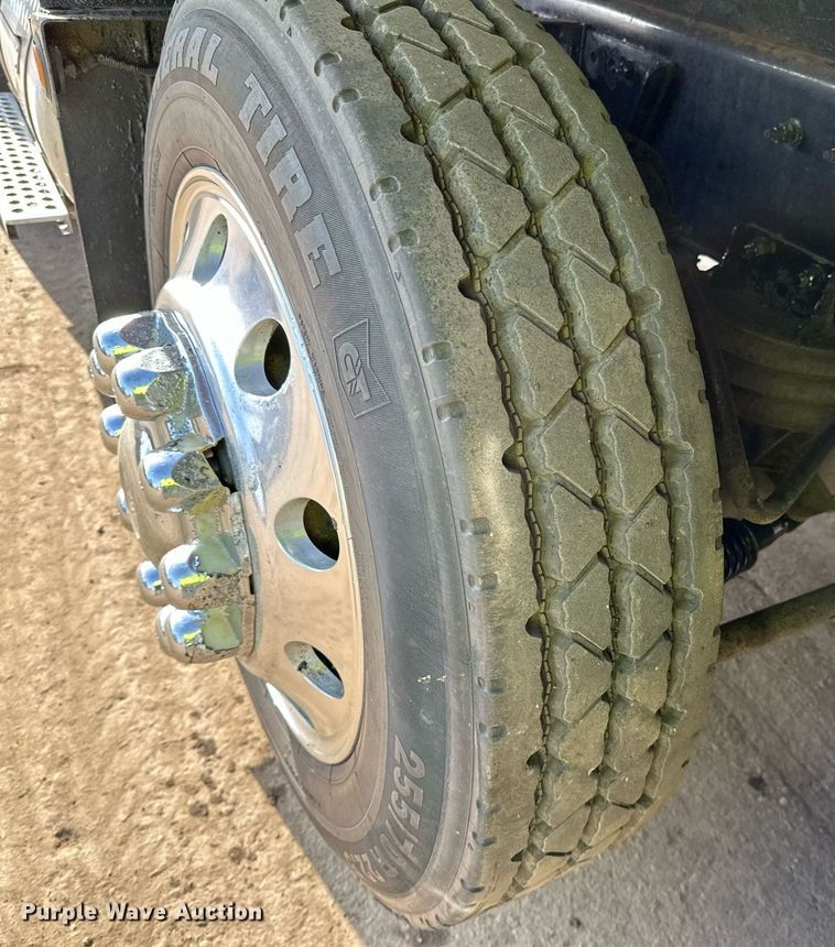 image for item DR4252 2018 Kenworth T880 dump truck