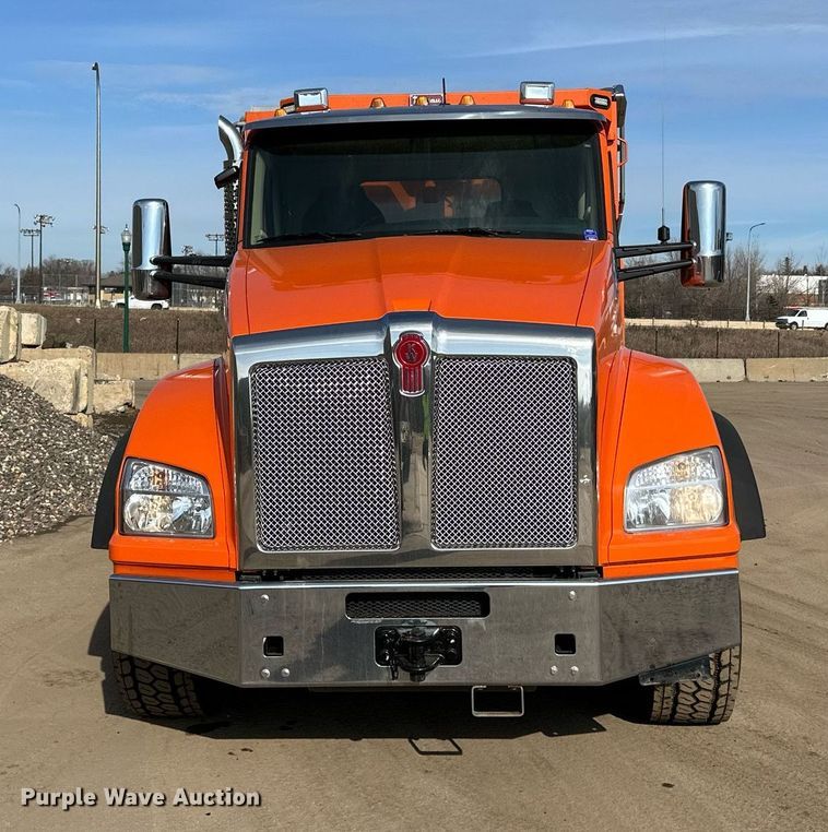 image for item DR4253 2021 Kenworth T880 dump truck