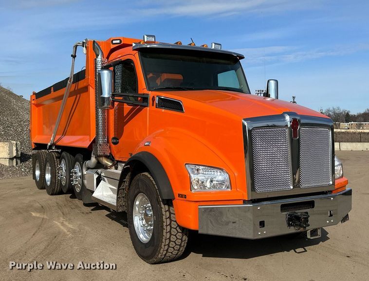 image for item DR4253 2021 Kenworth T880 dump truck