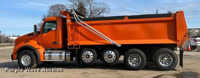 image for item DR4253 2021 Kenworth T880 dump truck