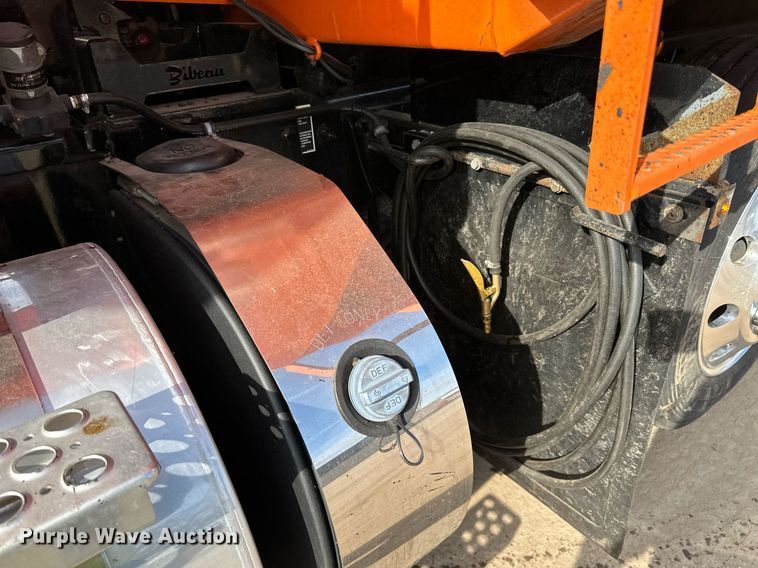 image for item DR4253 2021 Kenworth T880 dump truck