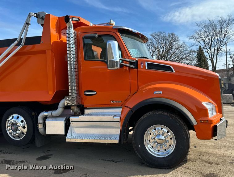 image for item DR4253 2021 Kenworth T880 dump truck