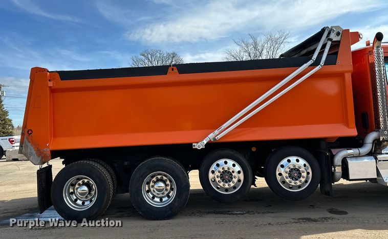 image for item DR4253 2021 Kenworth T880 dump truck